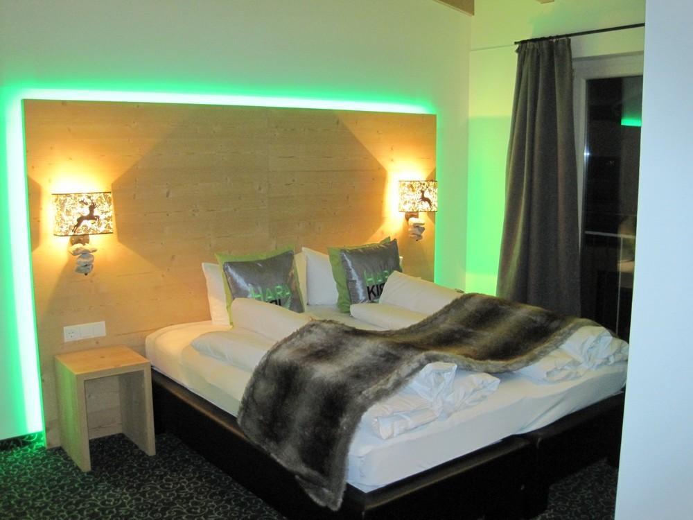 Harakiri Partyhouse Hotel Mayrhofen Phòng bức ảnh
